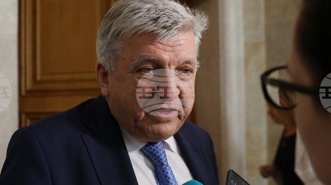 Environment Minister Manol Genov Defines No-confidence Vote as Wasted Parliamentary Time