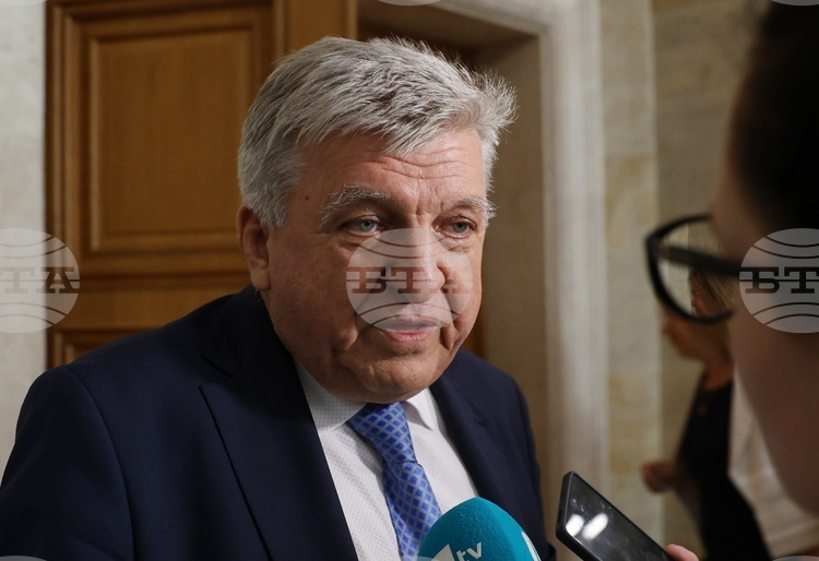 Environment Minister Manol Genov Defines No-confidence Vote as Wasted Parliamentary Time