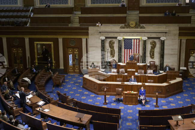 Камарата на представителите на САЩ отхвърли резолюцията за военните правомощия, подкрепяйки Тръмп за войната в Иран