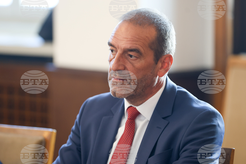 Моите въпроси ще бъдат към господин Кошлуков, каза народният представител Костадин Хаджийски