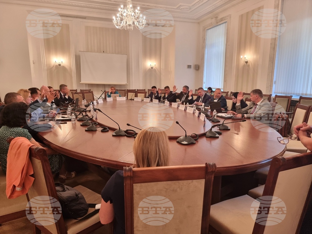 Временната парламентарна комисия по безводието задължи МС в тримесечен срок да внесе в НС план за действие за изпълнението на препоръките в доклада й