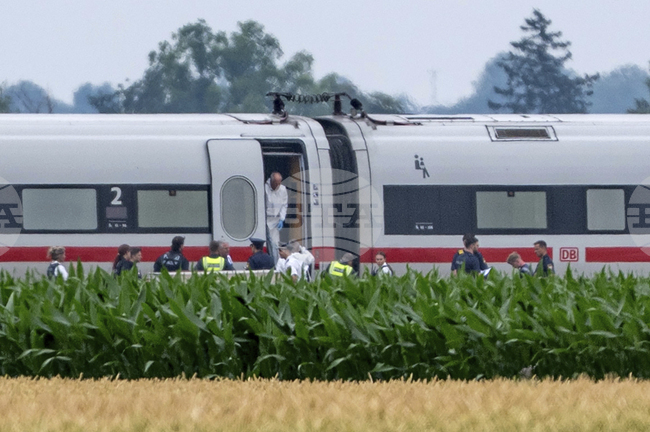 Според полицейска говорителка нападателят във влака в Германия произхождал от Сирия