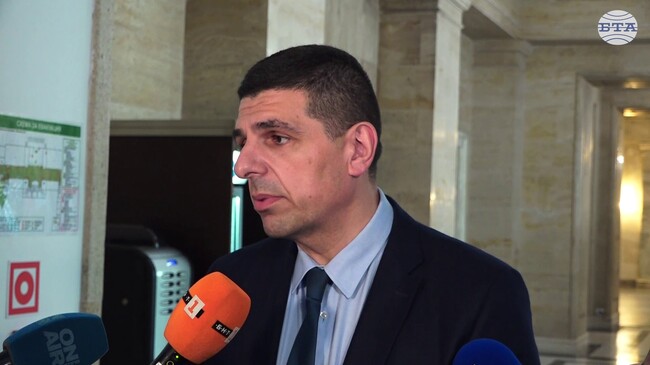 Наредбата, която е в момента за бодикамерите, не работи, каза Ивайло Мирчев от ПП-ДБ