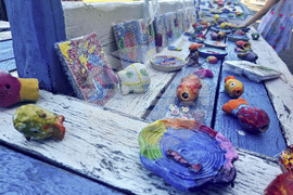 Бургас - “Деца помагат на деца” - базар на Лятна академия за деца и ученици към филиала на НХА