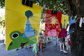 Бургас - “Деца помагат на деца” - базар на Лятна академия за деца и ученици към филиала на НХА