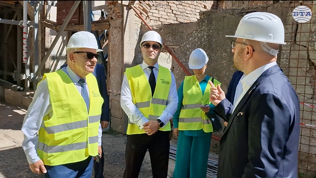 Българска делегация посети Солаковия хан в Букурещ, за да види как тече реставрацията му