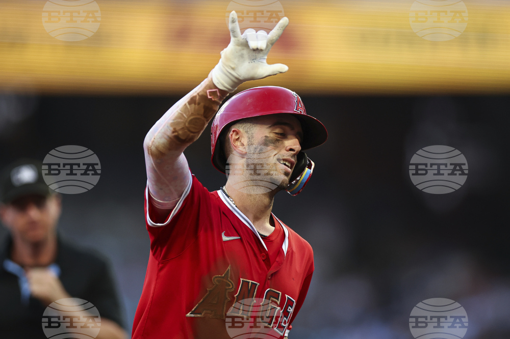 Angels Braves Baseball