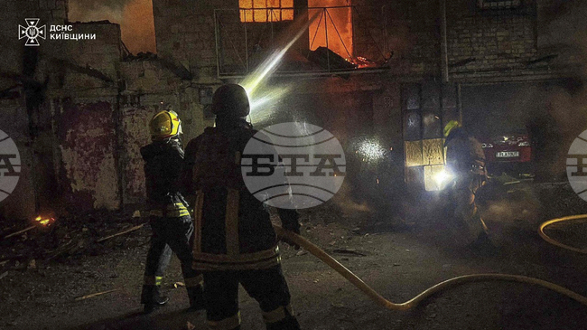 При руски атаки с дронове и артилерия срещу Украйна тази нощ бяха убити четирима души, заявиха украинските власти