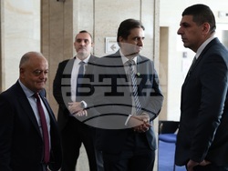 Парламент - Демократична България - изявление