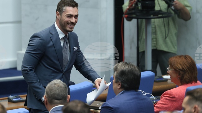 Vasil Stefanov Takes MP Oath of Office