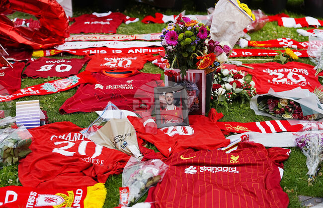 Ливърпул ще извади от употреба фленалката с №20 в памет на Диого Жота