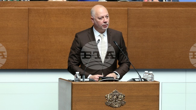 PM Zhelyazkov: Citizens Should Exchange Levs for Euros Wisely and Avoid Carrying Large Amounts of Cash