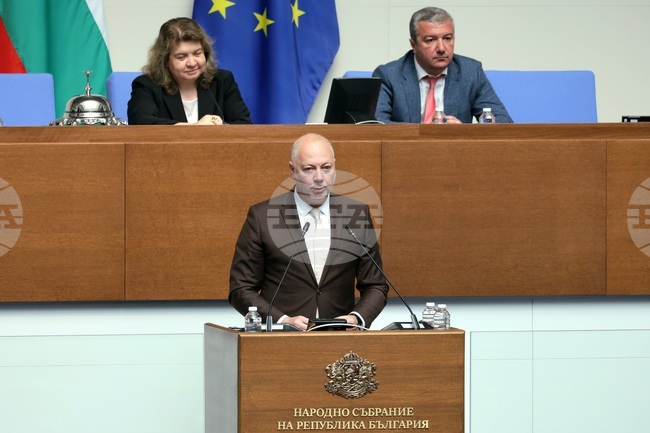 Заделяме бюджетни средства за възстановяване на напоителните системи, каза премиерът Росен Желязков