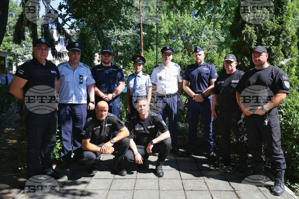 Бургас - професионален празник на служителите от МВР - честване