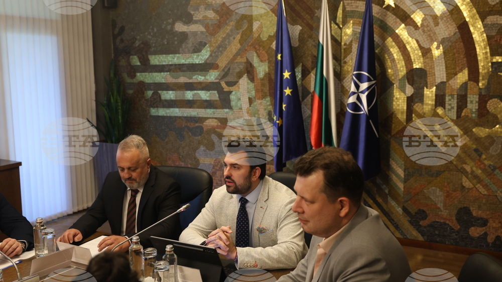 Чуждестранни дипломати бяха запознати със засилващите се тенденции на институционална репресия срещу българската общност в РСМ, съобщи МВнР