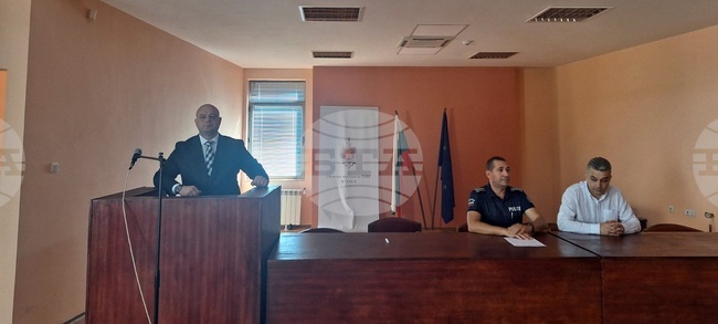 Служители на МВР в област Плевен са отличени по повод професионалния им празник