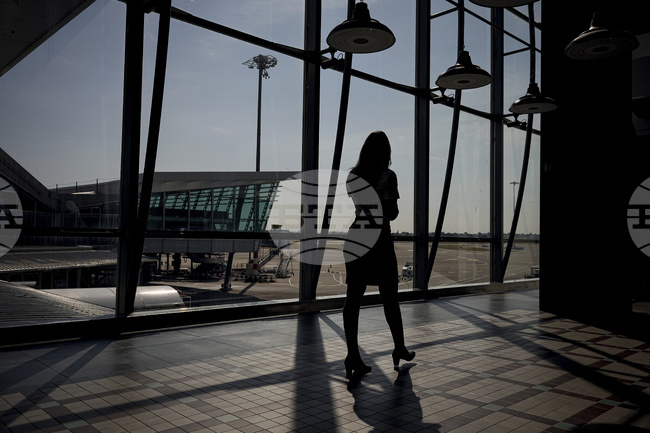 Стачката на френските авиодиспечери доведе до забавяне на полетите на половин милион пътници, заяви делегираният министър на транспорта