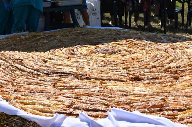 В Бяла посрещат с баница с диаметър четири метра гостите на "Празника на житото и хляба"