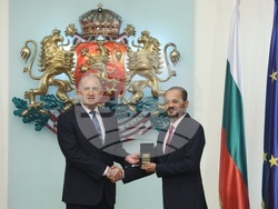 Румен Радев - Сайид Бадр бин Хамад Албусайди - почетен знак на държавния глава