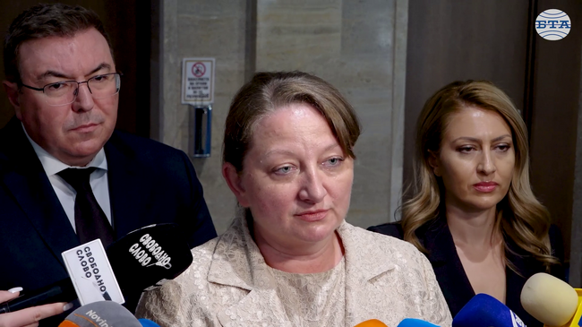 „Поредният обречен вот на недоверие“, коментира Деница Сачева от ГЕРБ-СДС