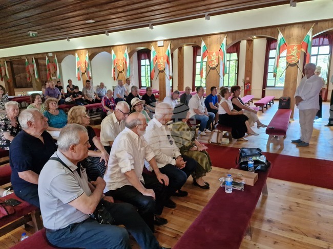 Велико Търново отбеляза 130 години от смъртта на Стефан Стамболов и 30 години от издигането на паметника му в града