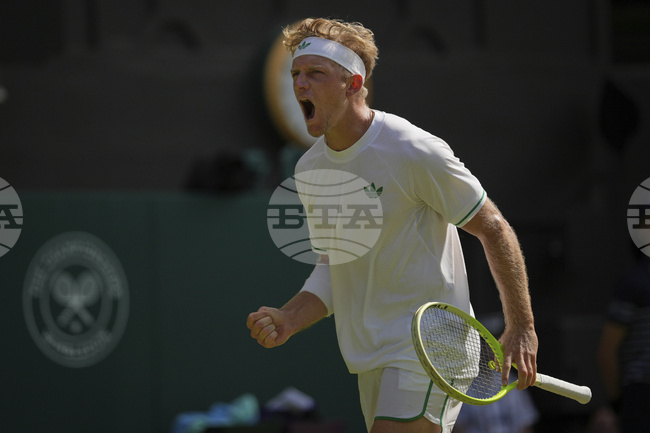 Давидович Фокина и Алекс де Минор ще спорят за титлата на турнира по тенис във Вашингтон