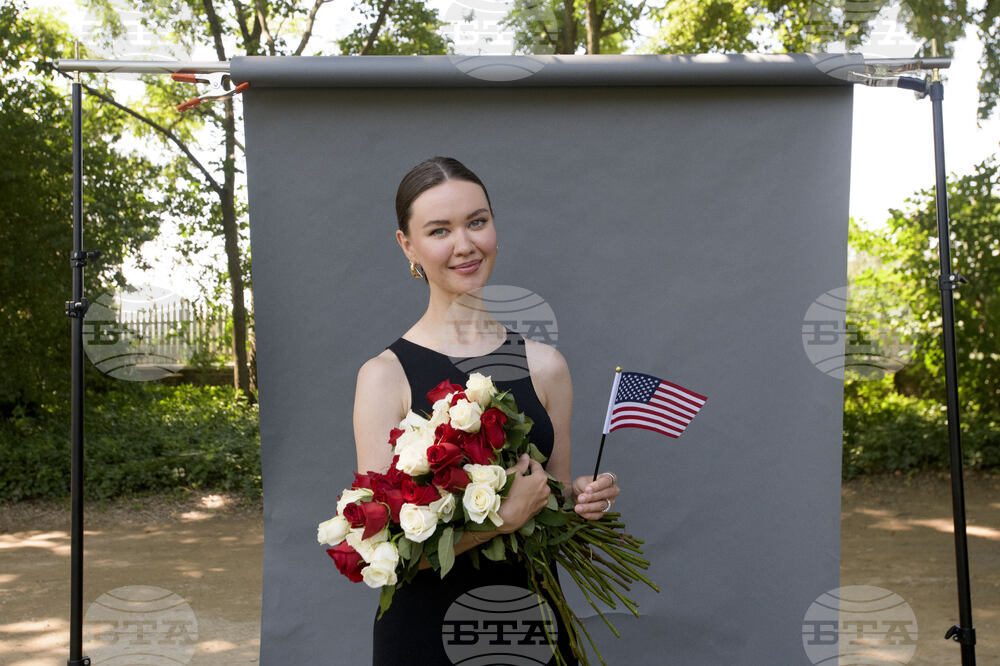 APTOPIX Independence Day Naturalization