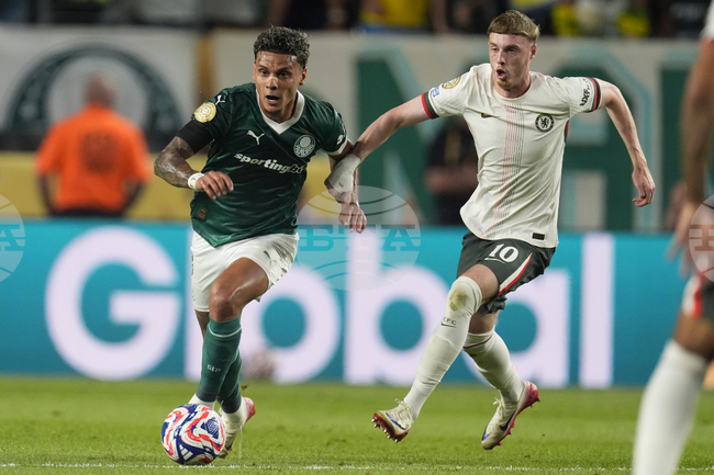 Бенфика (Лисабон) си осигури колумбийски национал за 30 милиона евро в конкуренцията на Рома, Интер (Милано) и Нотингам