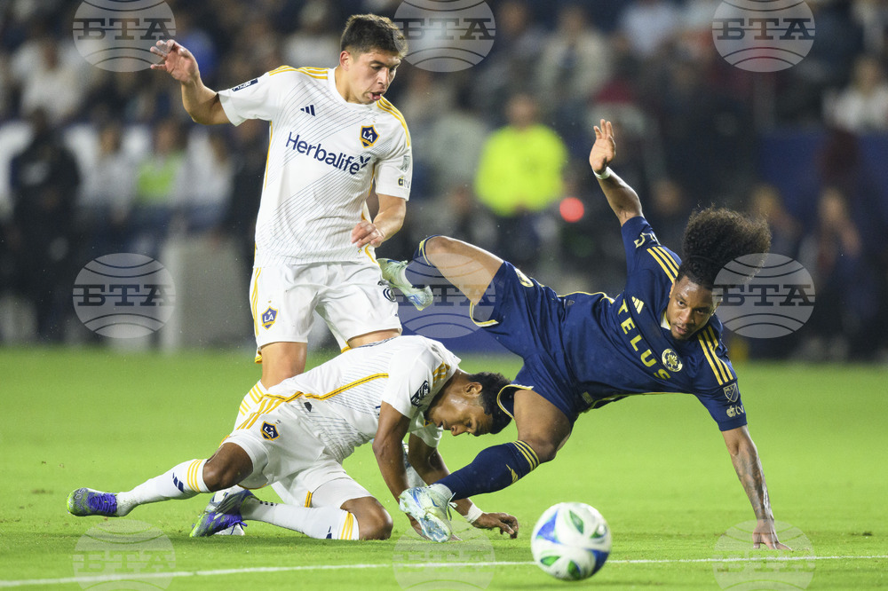APTOPIX MLS Whitecaps Galaxy Soccer