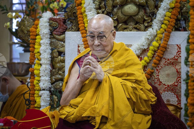 В навечерието на 90-я си рожден ден Далай Лама изрази надежда да живее повече от 130 г. 