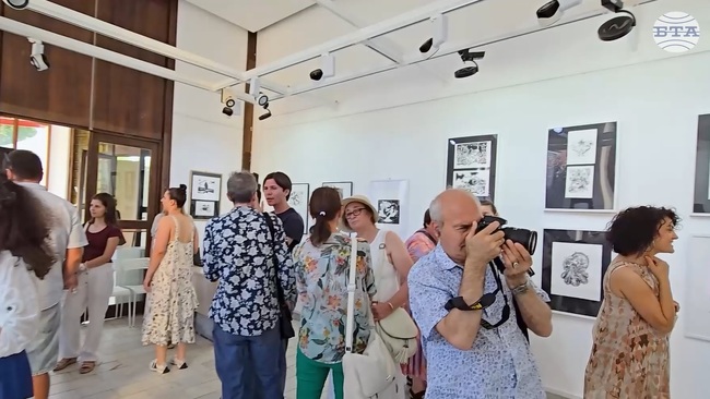 Изложба на ученици от НХГ „Димитър Добрович“ в Сливен представя класически графични техники