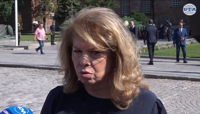 Вчера беше артикулирано на глас - правителство ще има, докато каже г-н Пеевски, коментира Илияна Йотова