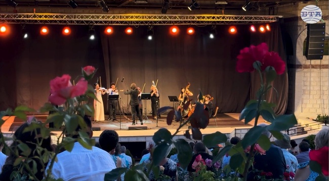 С разнообразна програма продължава първият фестивал "Камджалов" в Долината на розите в комплекс "Дамасцена" край Павел баня