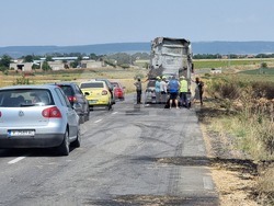 Село Зимница - изгорял камион