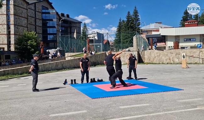 С физическа охрана се пазят 198 обекта на съдебната власт, каза в Пампорово ръководителят на ГД "Охрана“ гл. комисар Георги Жеков