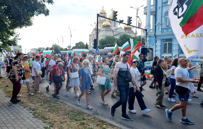 Варна - протест - лев -евро