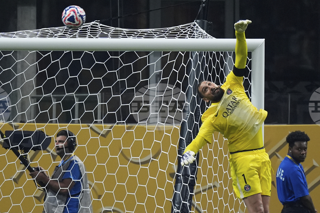 Агентът на Джанлуиджи Донарума: "Той е много чувствителен и не искаше да нарани Джамал Мусиала"