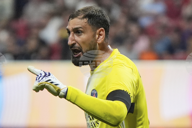 Манчестър Сити ще плати 35 милиона евро на Пари Сен Жермен за вратаря Джанлуиджи Донарума