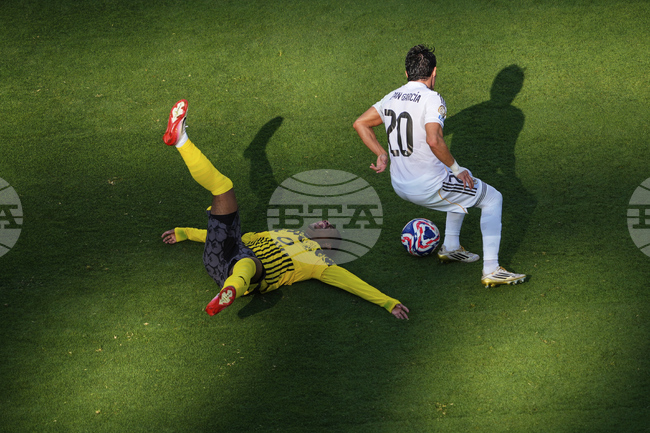 Белгийският футболист на Борусия Дортмунд Жюлиен Дюранвил ще претърпи операция на рамото