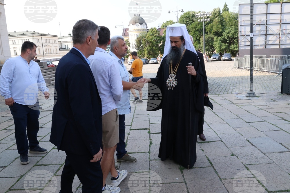 Патриаршеска катедрала „Св. Александър Невски" - света литургия