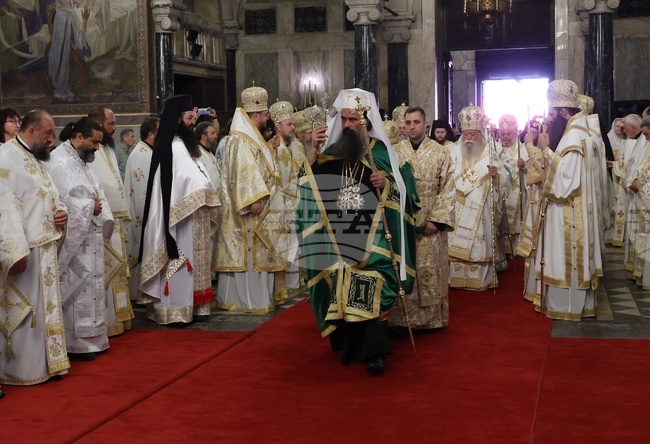 Службите в храмовете в четвъртата неделя след Петдесетница бяха посветени на силата на вярата