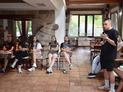 Снимка: Сдружение "Младежки гвардейски отряди"