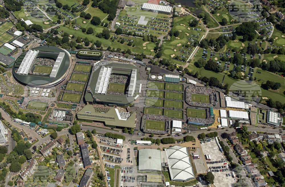 Two Bulgarians Qualify for Wimbledon Juniors' Semifinals for First Time in 25 Years