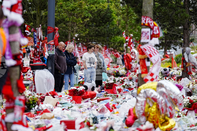 Футболистите на Ливърпул ще носят емблемата "Завинаги 20" в памет на Диого Жота