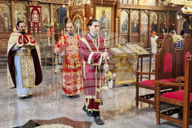 Шумен - храм „Св. Три Светители" - литургия