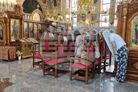 Шумен - храм „Св. Три Светители" - литургия