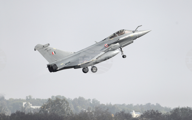 Индийското министерство на отбраната подписа договор на стойност 7 милиарда долара за придобиване 97 изтребителя местно производство