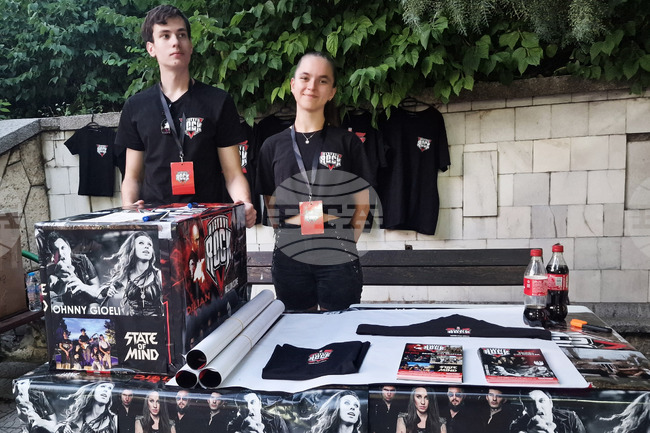 Благотворителната кампания на инициативата „Хасково рок“ събра четири хиляди лева за лечението на дете и жена