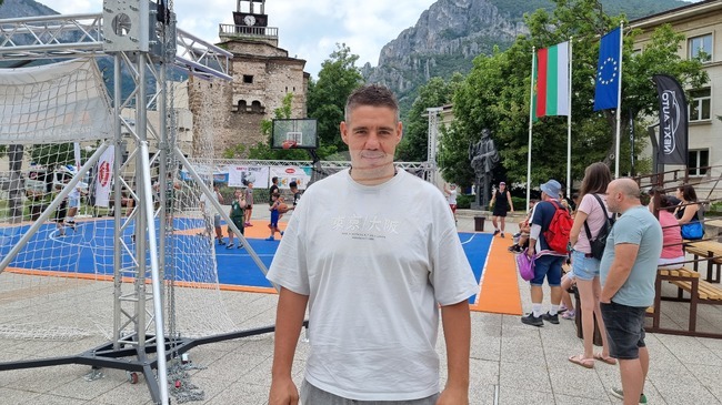 Над 35 отбора се включиха в състезанията по футбол и баскетбол формат 3х3 във Враца