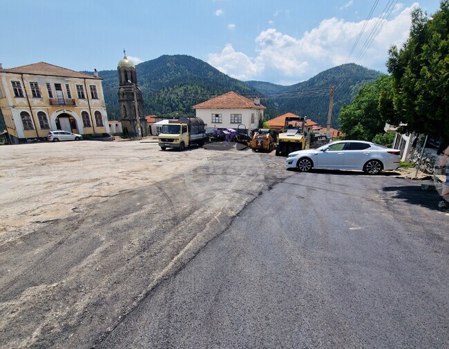 Община Смолян възложи асфалтиране на централната улица в село Славейно